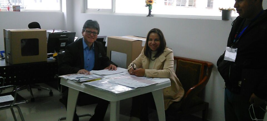 El Consulado de Colombia en Tulcán continúa con la jornada de elecciones en el exterior para Congreso de la República
