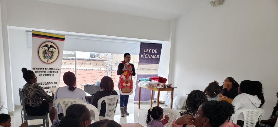Consulado de Colombia en Tulcán organiza taller navideño para víctimas del conflicto armado